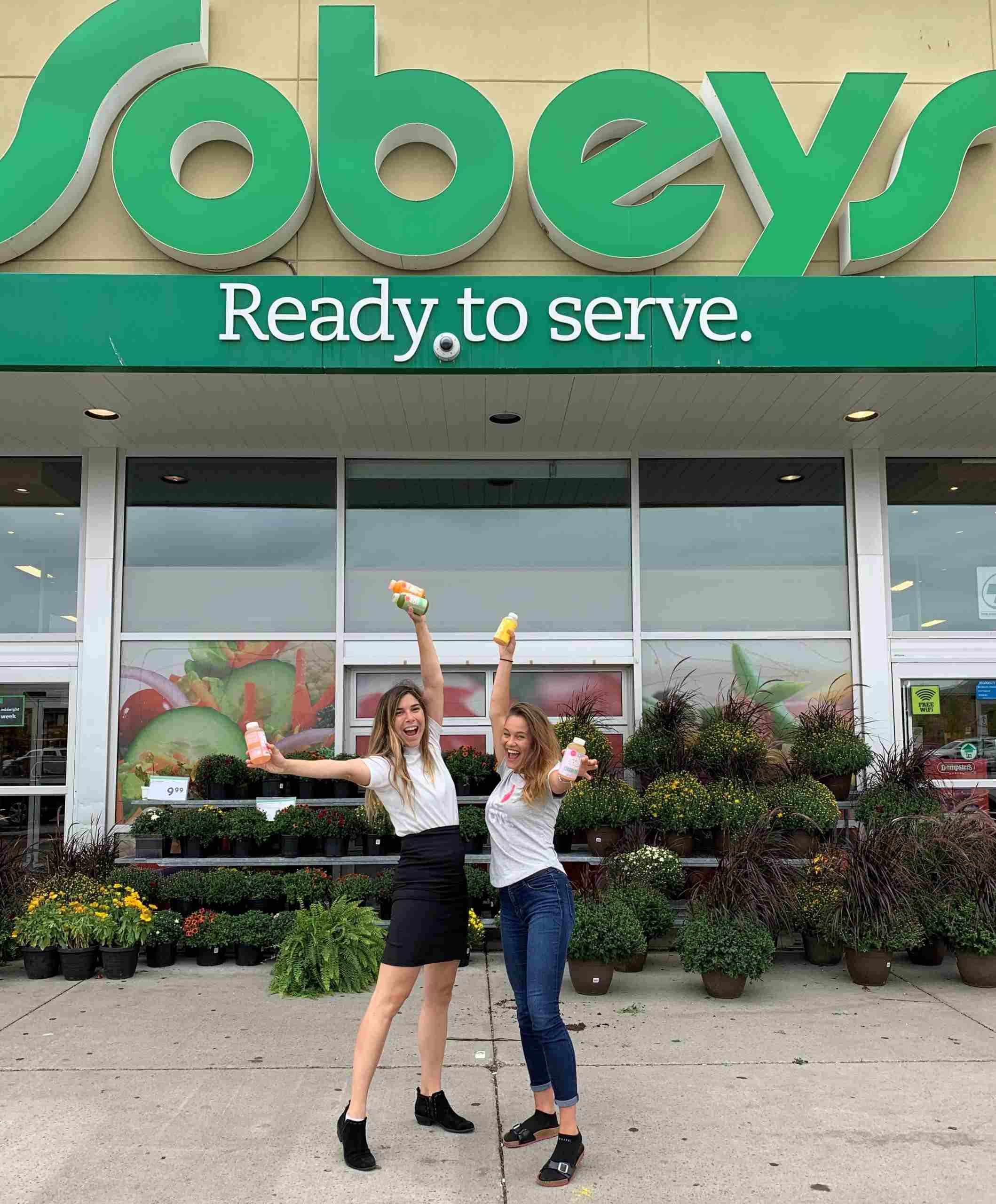 &Eacute;quipe Welo &agrave; l&rsquo;ext&eacute;rieur d&rsquo;un magasin Sobeys.